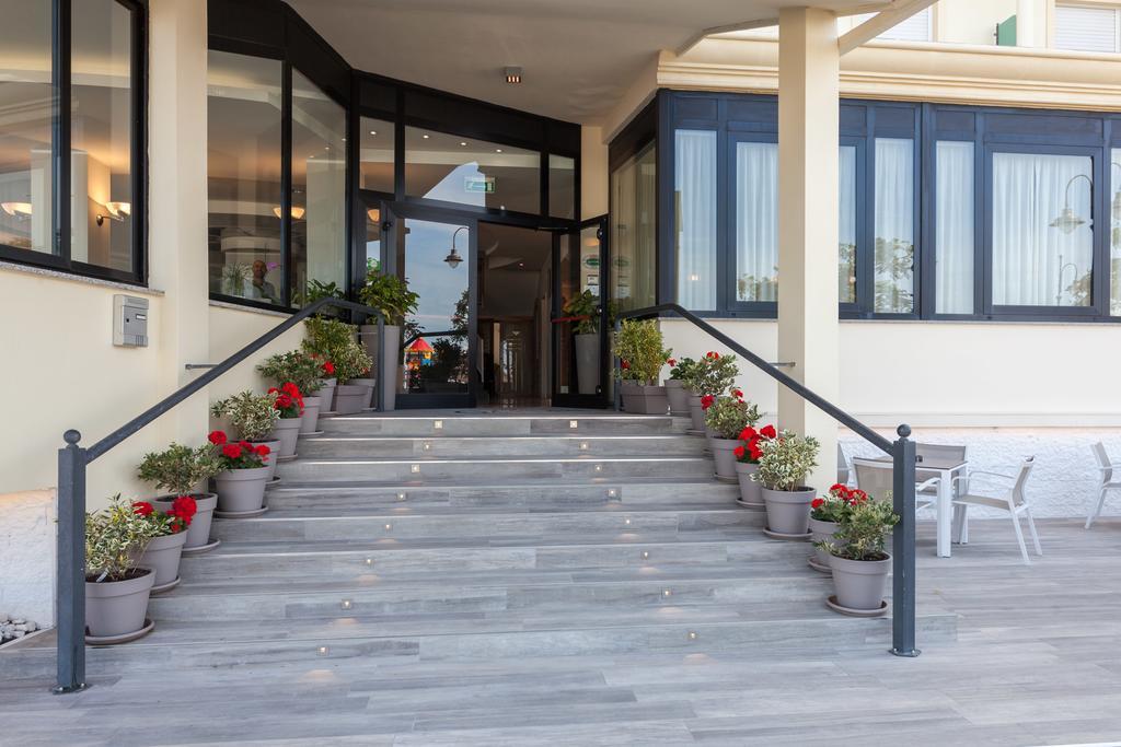Hotel Garden Cesenatico Exterior foto